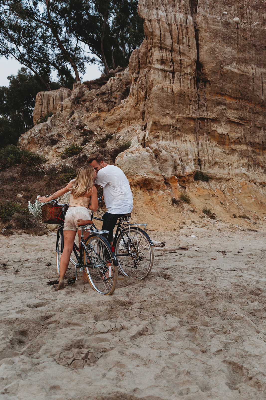 Fun & Adventurous Beach Couples Photos in Ventura