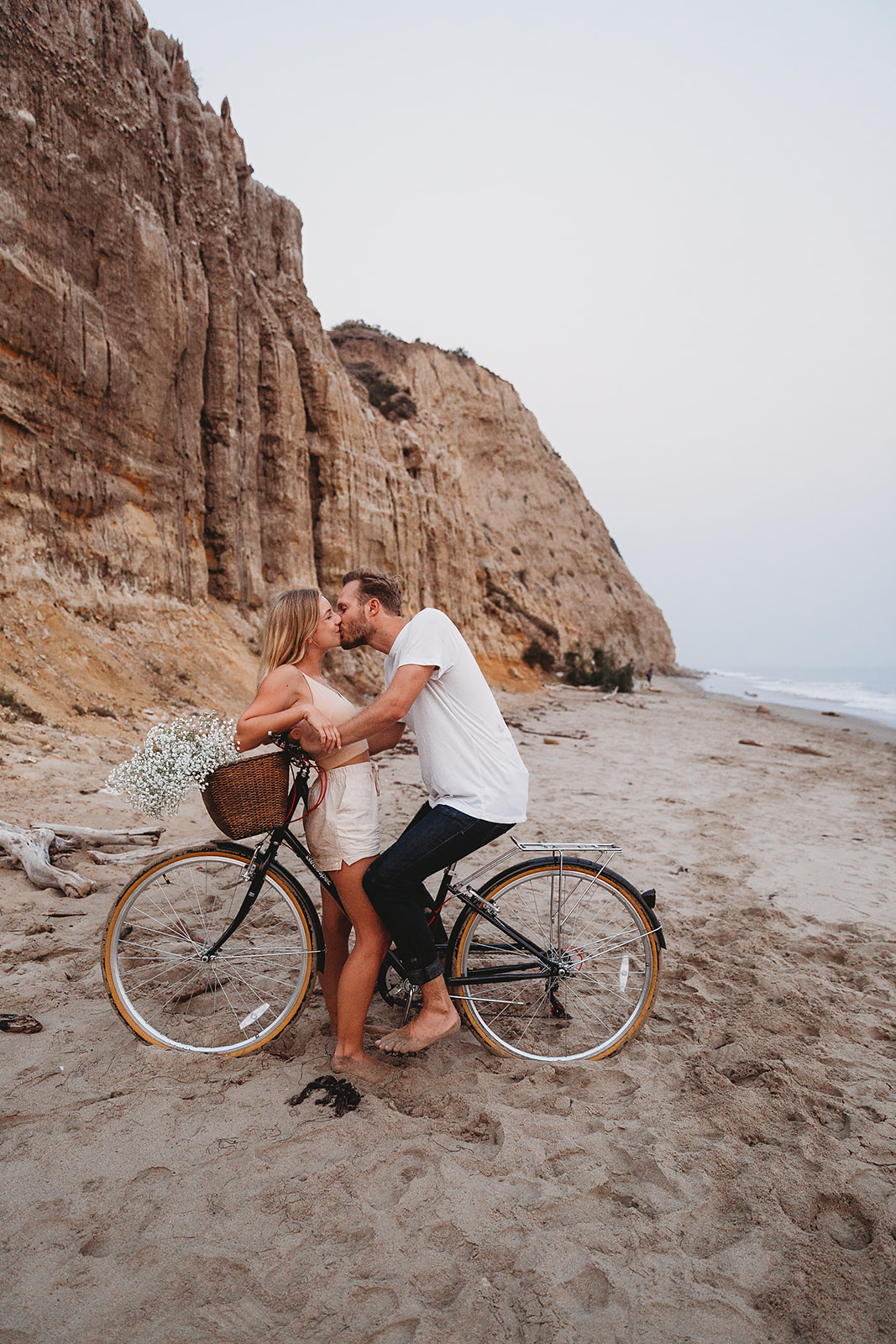Fun & Adventurous Beach Couples Photos in Ventura