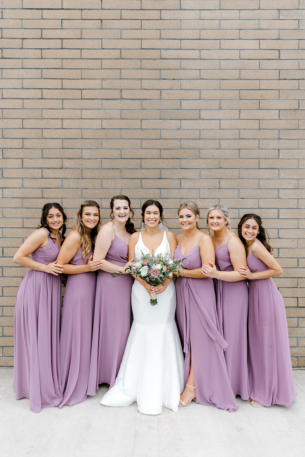 picture of bridemaids posing